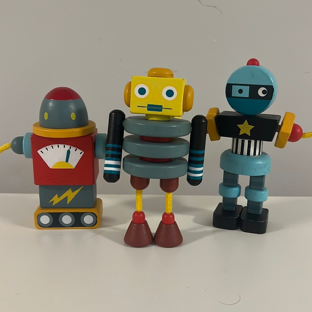 Tender Leaf Wooden Robots
